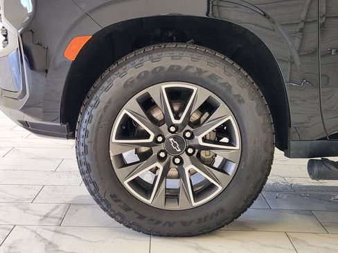 Used 2024 Chevrolet Tahoe Z71 w/ Luxury Package AWD/4WD image 10