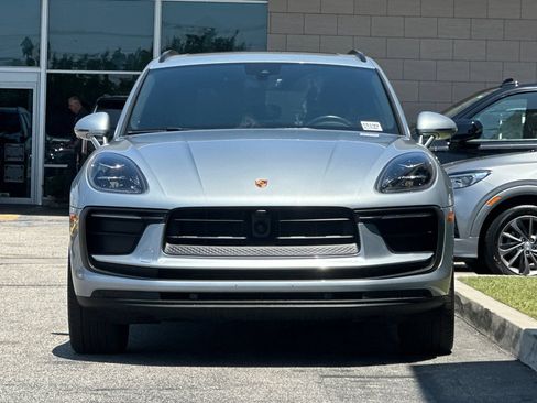 Used 2024 Porsche Macan AWD/4WD image 9