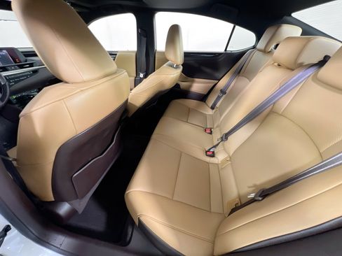 Used 2019 Lexus ES 350 w/ Premium Package FWD image 24