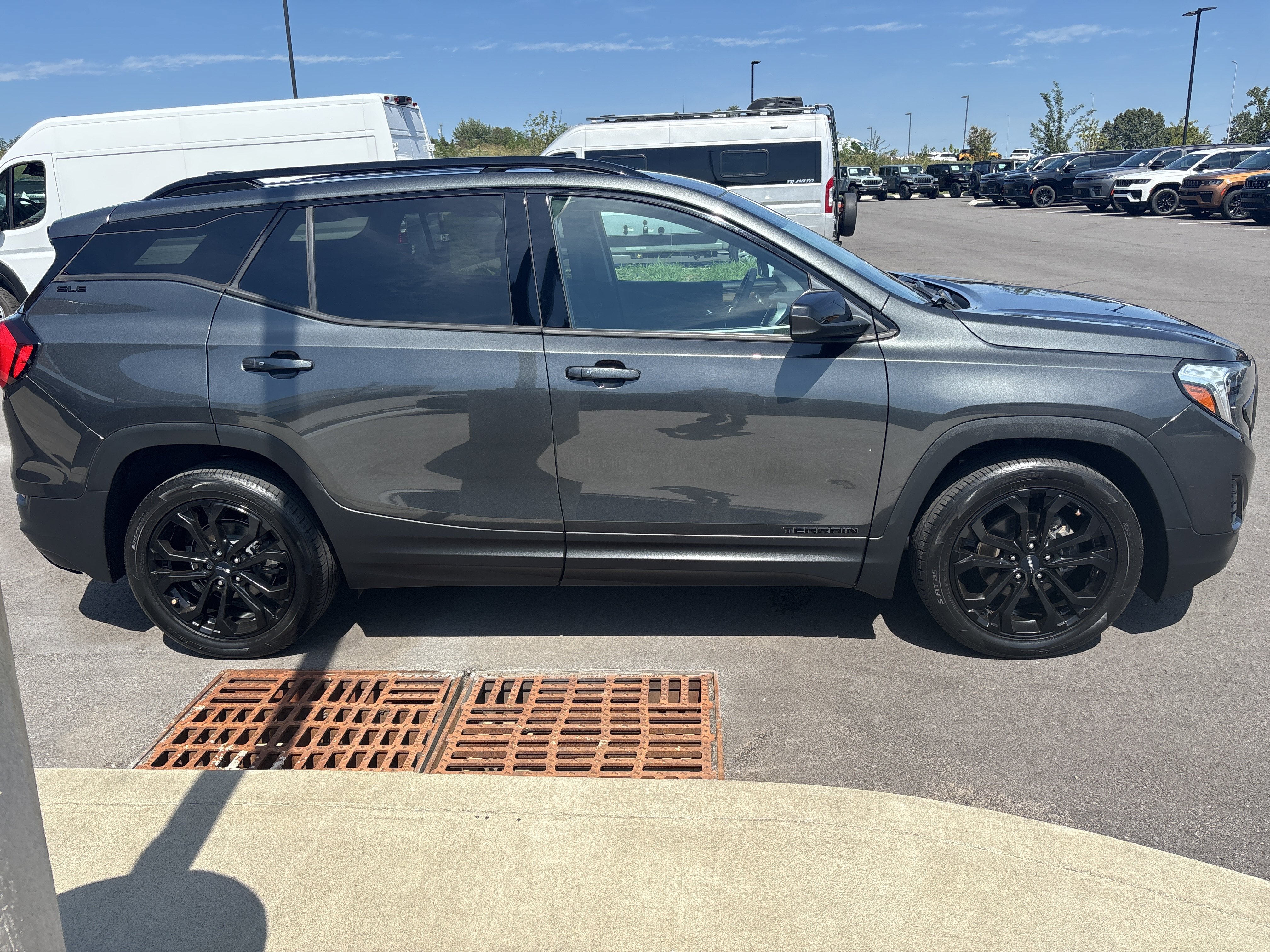 Used 2020 GMC Terrain SLE w/ Driver Convenience Package FWD image 6
