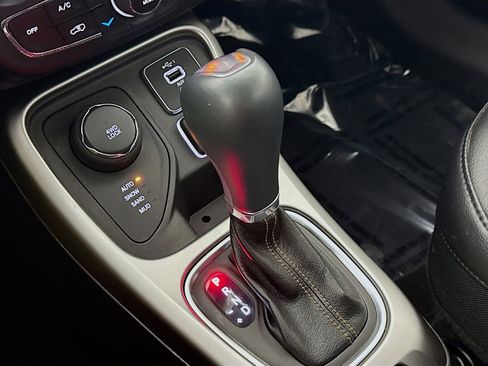 Used 2021 Jeep Compass Latitude w/ Sun and Sound Group image 19