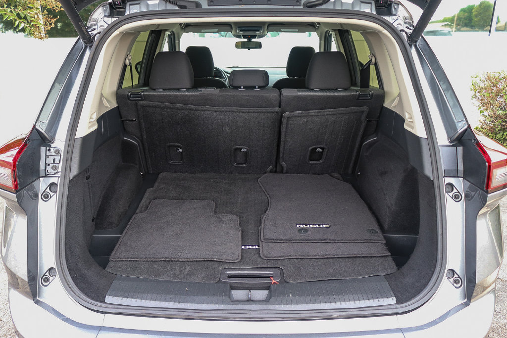 Used 2025 Nissan Rogue SV AWD/4WD image 25