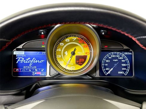 Used 2020 Ferrari Portofino image 18