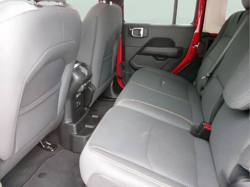 Used 2025 Jeep Wrangler Unlimited Sahara w/ Safety Group AWD/4WD image 9