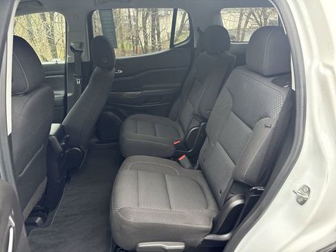 Used 2023 GMC Acadia SLE image 22
