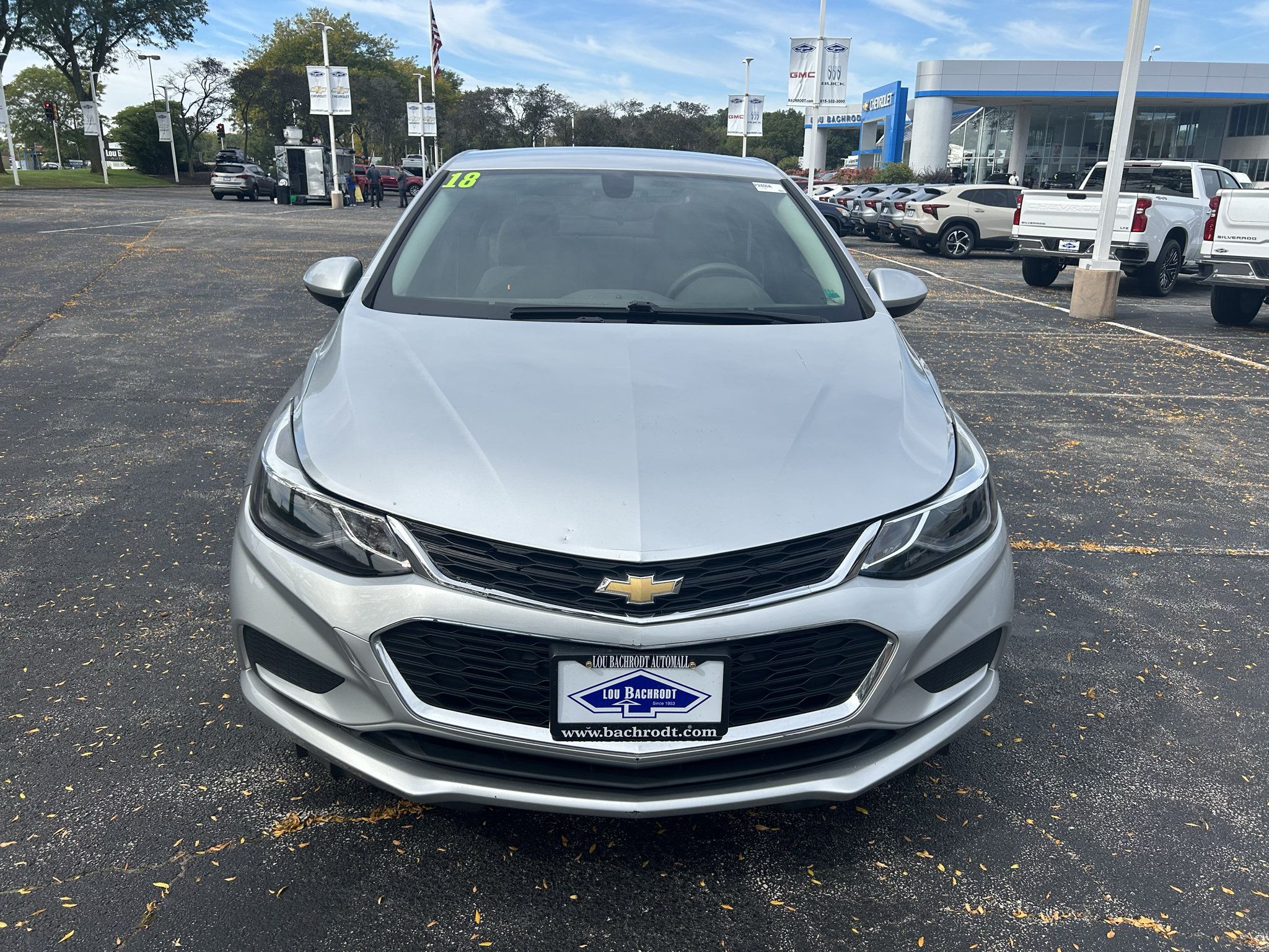 Used 2018 Chevrolet Cruze LT FWD image 2