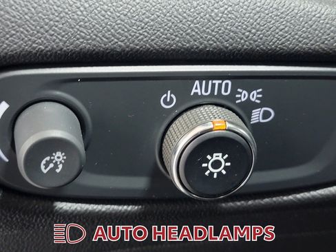 Used 2024 Chevrolet Malibu LT FWD image 28