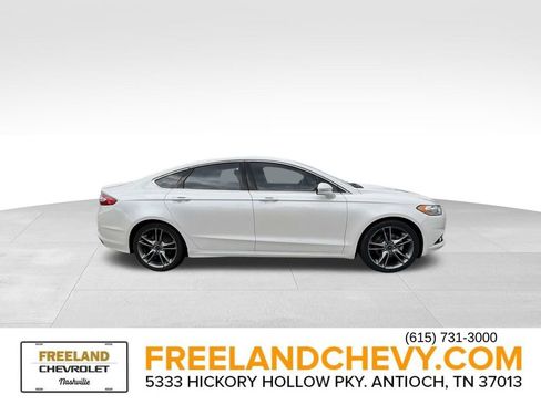 Used 2015 Ford Fusion Titanium image 2