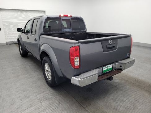 Used 2017 Nissan Frontier SV image 5