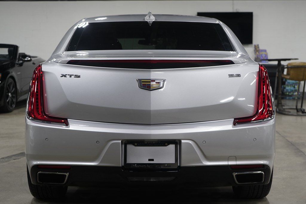 Used 2018 Cadillac XTS Luxury FWD image 4