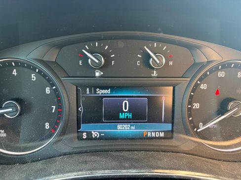 Used 2019 Buick Encore Sport Touring image 4