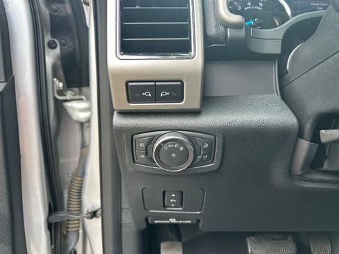 Used 2019 Ford F250 Lariat w/ Chrome Package AWD/4WD image 23
