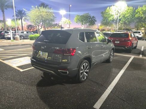 Used 2023 Volkswagen Taos SE image 5