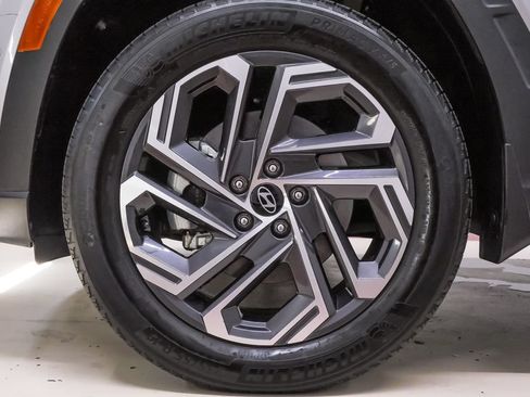 Used 2025 Hyundai Tucson Limited AWD/4WD image 36