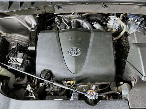 Used 2018 Toyota Highlander Limited w/ Carpet Mat Package (TMS) image 36