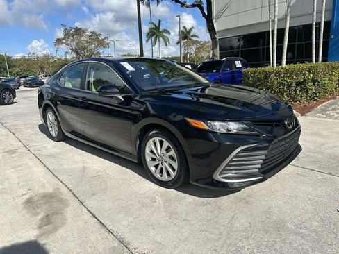 Used 2024 Toyota Camry LE FWD image 32