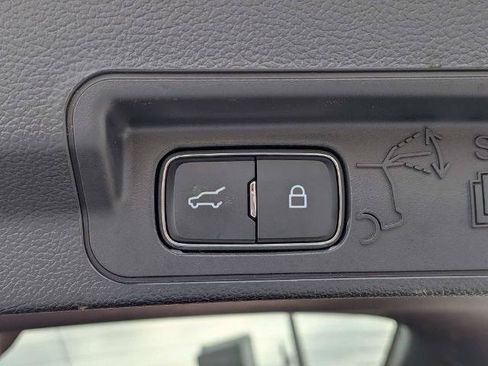 Certified 2025 Ford Explorer Platinum RWD image 13