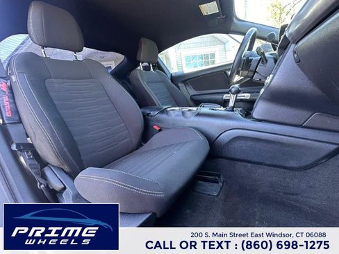 Used 2017 Ford Mustang Coupe RWD image 13