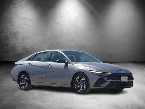New 2025 Hyundai Elantra Sport image 2