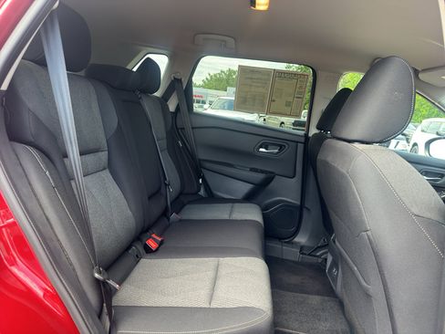 Used 2025 Nissan Rogue SV FWD image 17