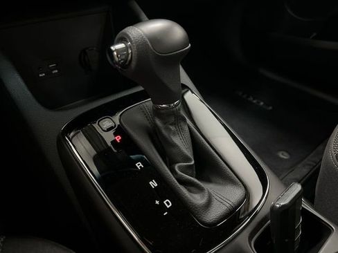 Used 2017 Kia Forte LX image 14