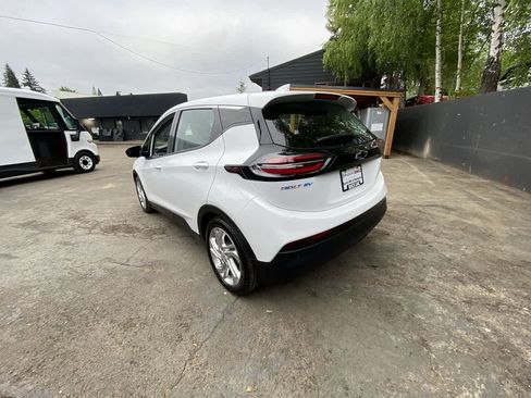 Used 2023 Chevrolet Bolt LT w/ Driver Confidence Package FWD image 4