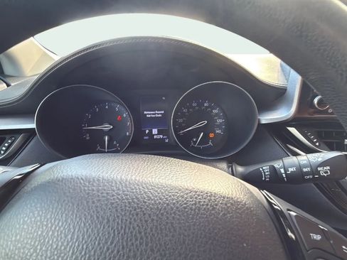Used 2021 Toyota C-HR LE image 11