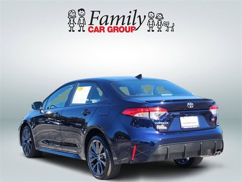 Used 2025 Toyota Corolla SE image 3