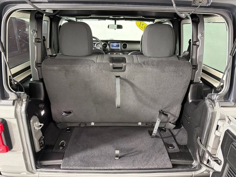 Used 2021 Jeep Wrangler Sport image 20
