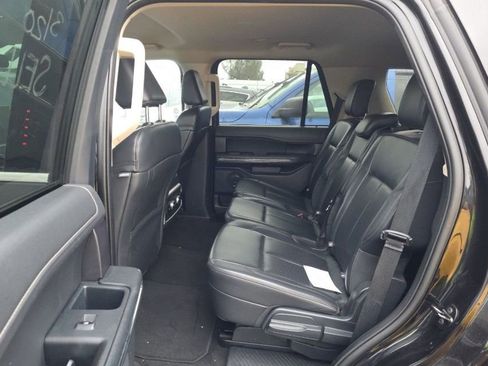 Used 2024 Ford Expedition XLT RWD image 12