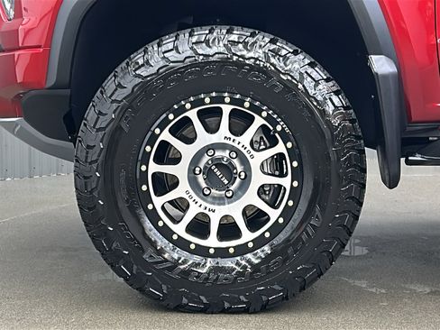 Used 2024 GMC Canyon AT4X image 10