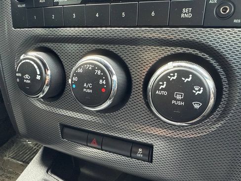 Used 2012 Dodge Challenger R/T RWD image 27