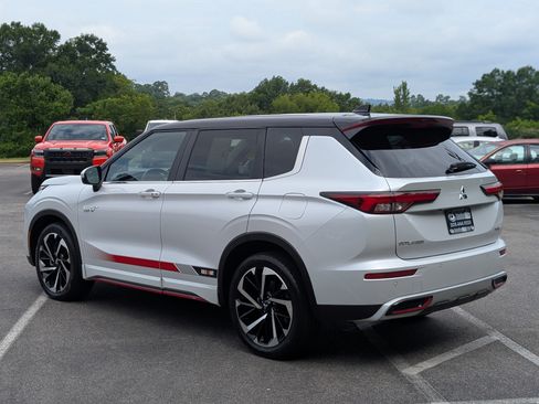 Used 2024 Mitsubishi Outlander Ralliart AWD/4WD image 7