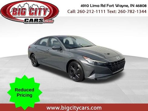 Used 2023 Hyundai Elantra SEL image 1