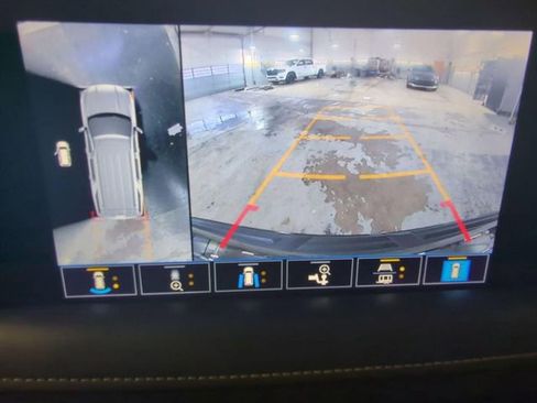 Used 2021 GMC Yukon SLT w/ SLT Luxury Plus Package image 14