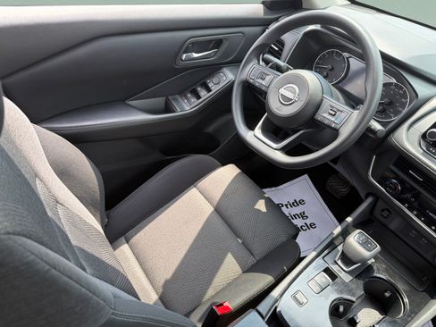 Used 2024 Nissan Rogue SV FWD image 14