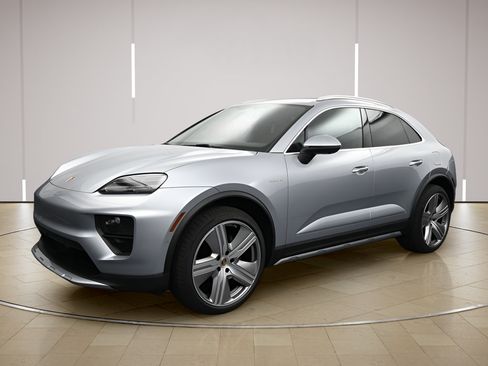Certified 2025 Porsche Macan 4 Electric AWD/4WD image 4