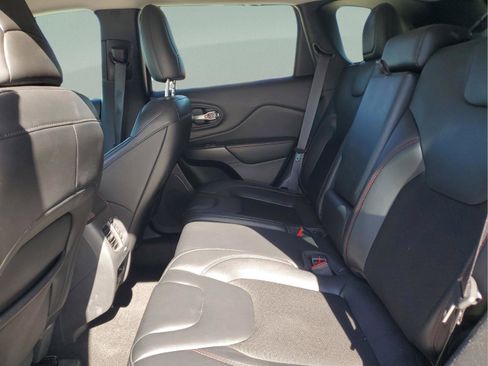 Used 2020 Jeep Cherokee Trailhawk w/ Cold Weather Group image 9