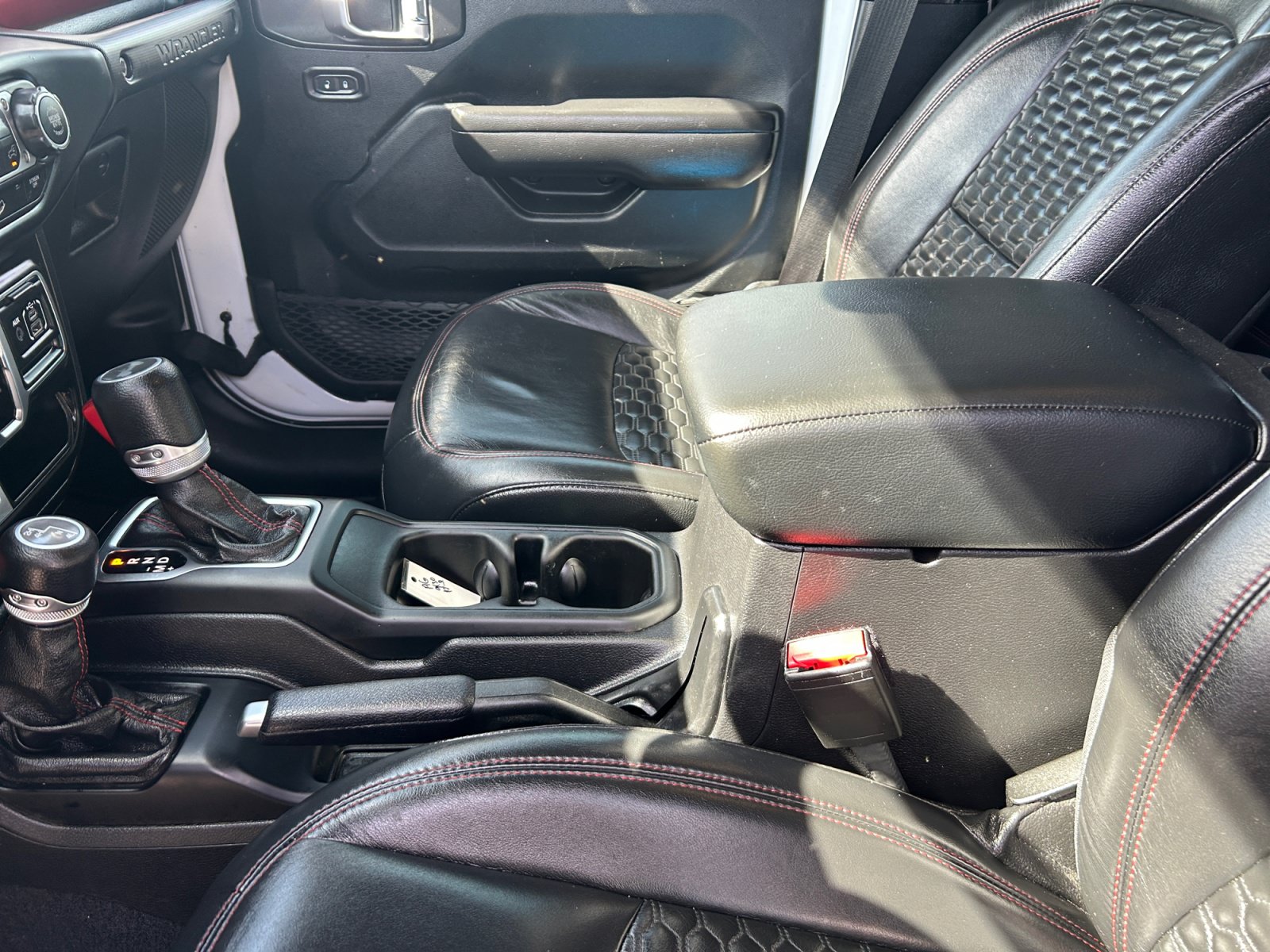 Used 2020 Jeep Wrangler Unlimited Rubicon AWD/4WD image 15