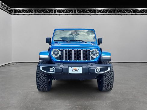 Used 2025 Jeep Wrangler Unlimited Sahara w/ Technology Group AWD/4WD image 2