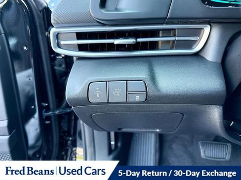 Used 2025 Hyundai Elantra Blue image 11