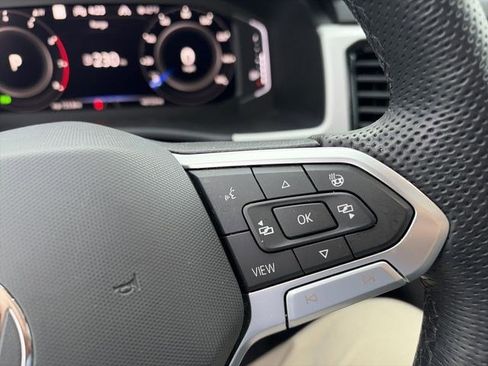 Used 2023 Volkswagen Atlas SEL R-Line image 29