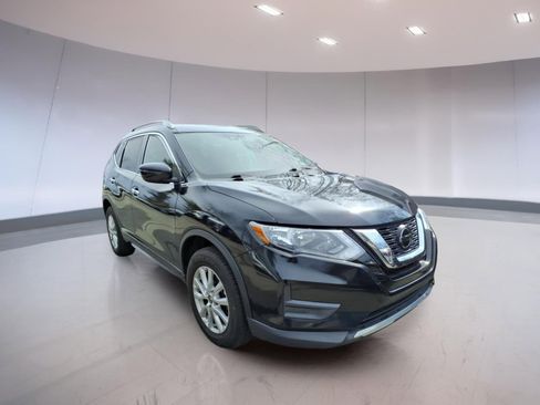 Used 2020 Nissan Rogue SV image 1