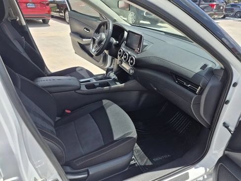 Used 2021 Nissan Sentra SR FWD image 18