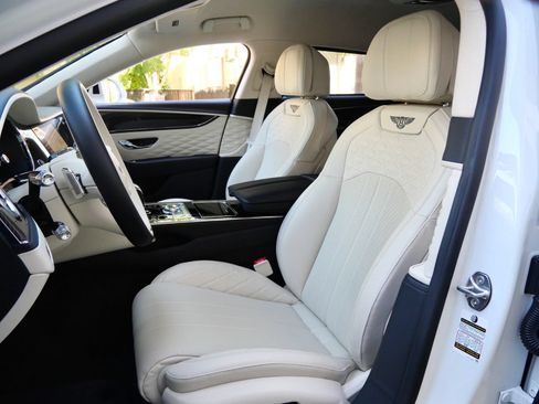 Used 2024 Bentley Flying Spur W12 AWD/4WD image 23