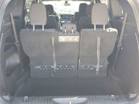 Used 2018 Chrysler Pacifica Touring Plus w/ S Appearance Package image 12