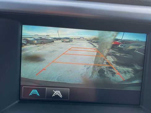 Used 2018 GMC Acadia SLE w/ Driver Alert Package I image 10