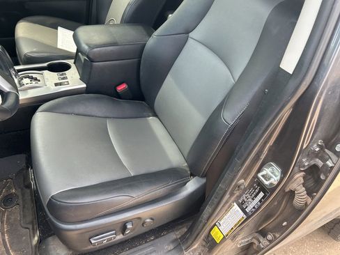 Used 2023 Toyota 4Runner SR5 Premium w/ Moonroof Package AWD/4WD image 10
