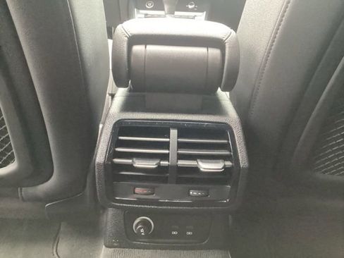 Used 2023 Audi Q3 2.0T Premium image 34