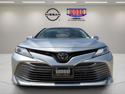Used 2018 Toyota Camry XLE FWD image 6